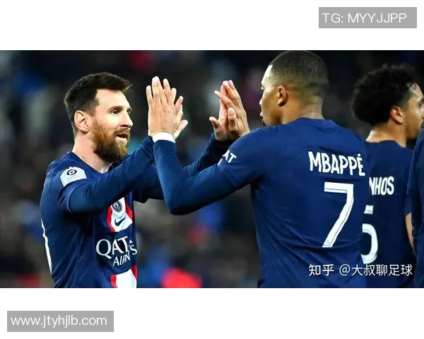 法国足球巨星梅西与姆巴佩双雄争霸展现足球新纪元激情对决